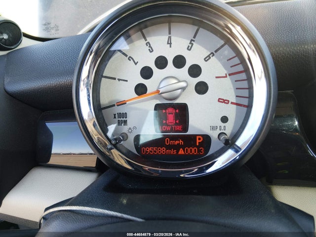 2011 MINI COOPER S CLUBMAN WMWZG3C51BTY35177 Photo 6