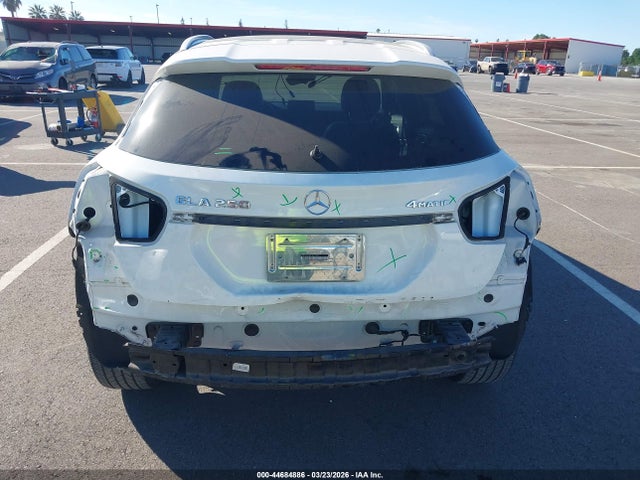 2018 MERCEDES-BENZ GLA 250 WDCTG4GB0JJ514332 Photo 5