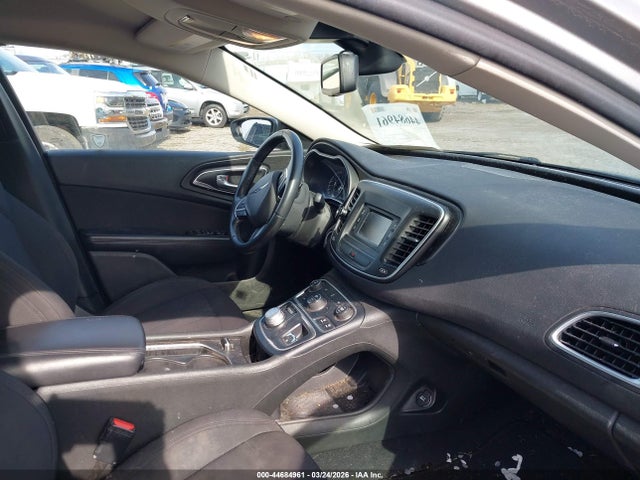 2015 Chrysler 200 Limited მანქანა იყიდება აუქციონზე, vin: 1C3CCCAB3FN664248, აუქციონის ნომერი: 44684961