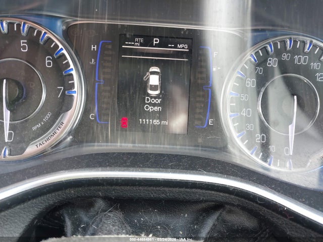 2015 Chrysler 200 Limited მანქანა იყიდება აუქციონზე, vin: 1C3CCCAB3FN664248, აუქციონის ნომერი: 44684961