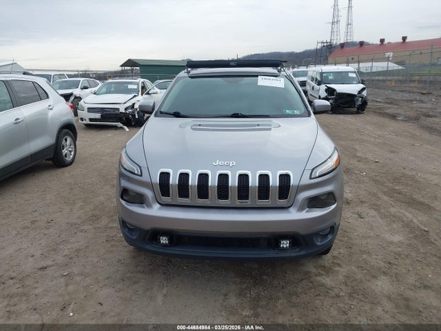 2017 Jeep Cherokee Latitude 4x4 მანქანა იყიდება აუქციონზე, vin: 1C4PJMCS7HW656303, აუქციონის ნომერი: 44684984