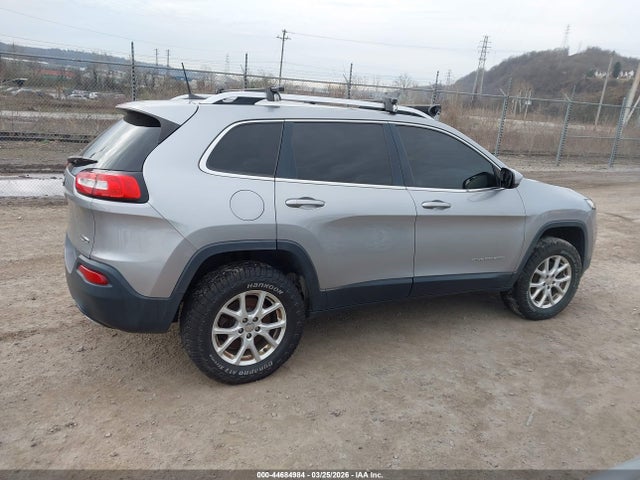 2017 Jeep Cherokee Latitude 4x4 მანქანა იყიდება აუქციონზე, vin: 1C4PJMCS7HW656303, აუქციონის ნომერი: 44684984
