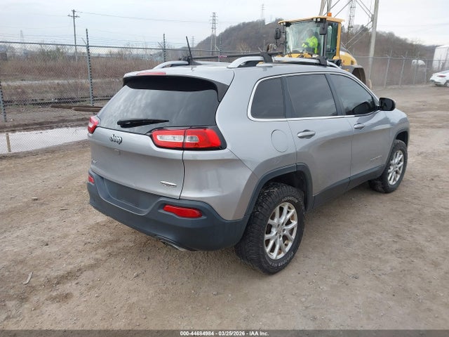 2017 Jeep Cherokee Latitude 4x4 მანქანა იყიდება აუქციონზე, vin: 1C4PJMCS7HW656303, აუქციონის ნომერი: 44684984