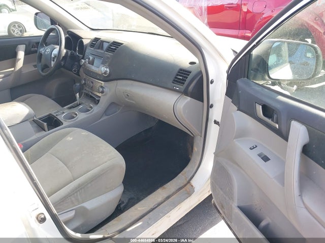 Продажа на аукционе авто 2012 Toyota Highlander Base V6, vin: 5TDBK3EH4CS140461, номер лота: 44684986