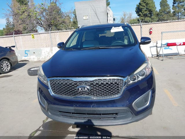 5XYPGDA54HG192055 KIA Sorento 3.3l Lx