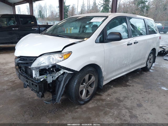 5TDZZ3DC9JS944008 Toyota Sienna L 7 Passenger
