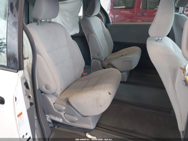 5TDZZ3DC9JS944008 Toyota Sienna L 7 Passenger