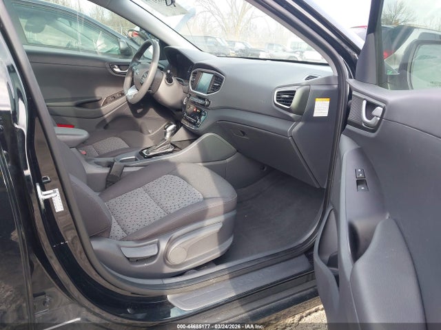 44685177 :رقم المزاد ، KMHC65LC0HU030078 vin ، 2017 Hyundai Ioniq Hybrid Blue مزاد بيع