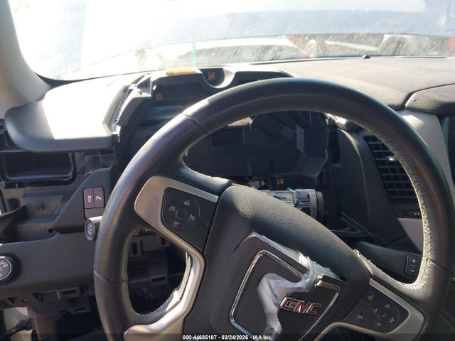 44685187 :رقم المزاد ، 1GKS1AKC0HR365387 vin ، 2017 Gmc Yukon Sle مزاد بيع