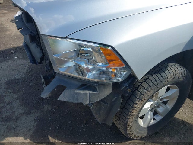 Продаж на аукціоні авто 2018 Ram 1500 Express  4x4 6'4 Box, vin: 1C6RR7FG6JS145096, номер лоту: 44685223