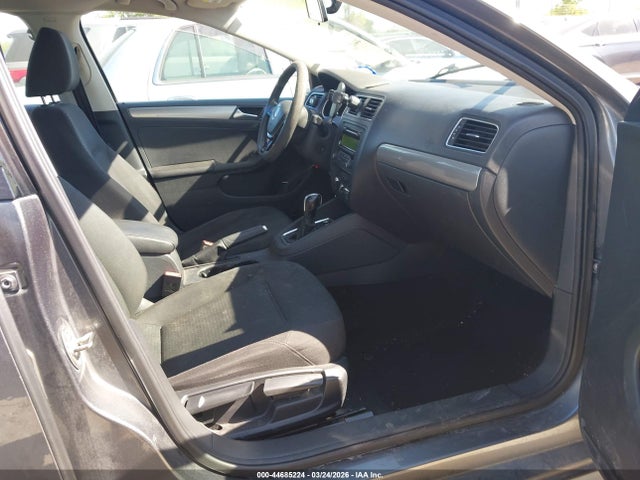 3VWD17AJ7FM252409 Volkswagen Jetta 1.8t Se