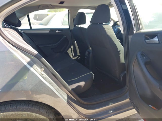 3VWD17AJ7FM252409 Volkswagen Jetta 1.8t Se