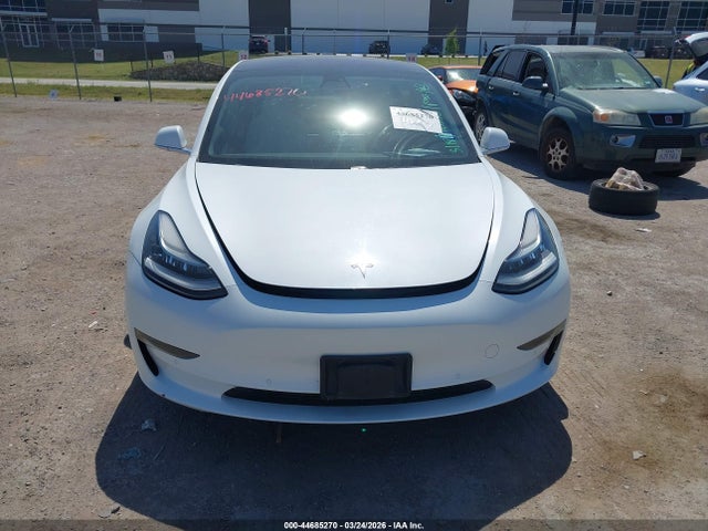 2018 Tesla Model 3 Long Range/performance მანქანა იყიდება აუქციონზე, vin: 5YJ3E1EB4JF101138, აუქციონის ნომერი: 44685270