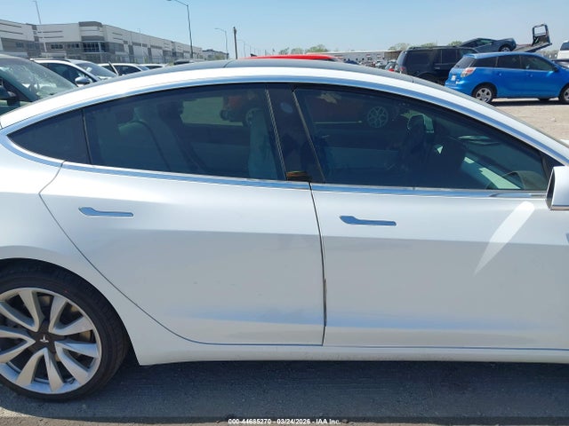 2018 Tesla Model 3 Long Range/performance მანქანა იყიდება აუქციონზე, vin: 5YJ3E1EB4JF101138, აუქციონის ნომერი: 44685270