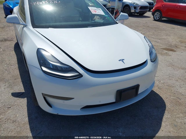2018 Tesla Model 3 Long Range/performance მანქანა იყიდება აუქციონზე, vin: 5YJ3E1EB4JF101138, აუქციონის ნომერი: 44685270