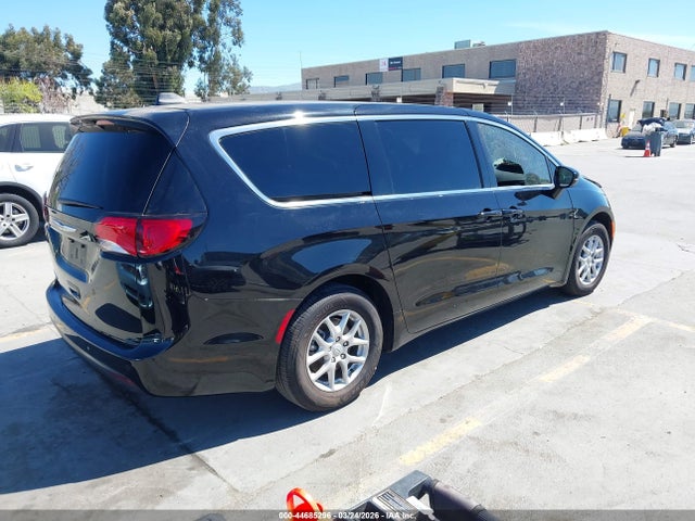 2C4RC1CG2SR611492 Chrysler Voyager Lx