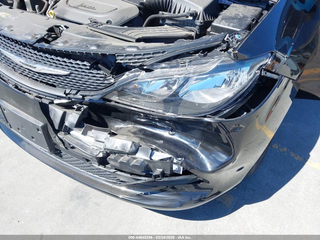2C4RC1CG2SR611492 Chrysler Voyager Lx