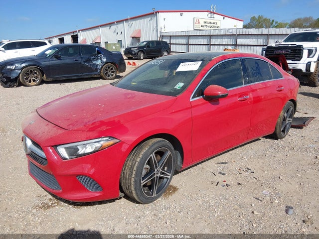Mercedes-Benz A 220 2019 WDD3G4EB8KW014387 Image 2