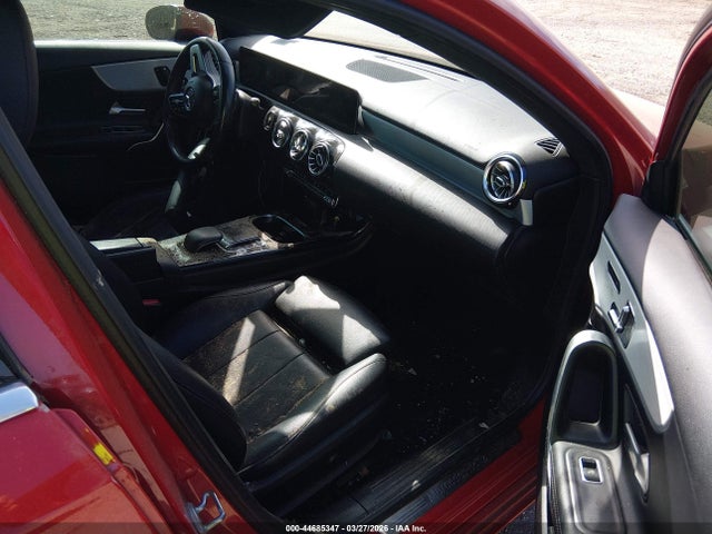Mercedes-Benz A 220 2019 WDD3G4EB8KW014387 Image 5