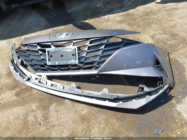 KMHLL4AG7PU590476 Hyundai ELANTRA SE