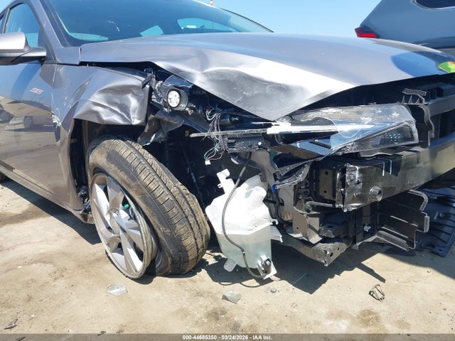 KMHLL4AG7PU590476 Hyundai ELANTRA SE
