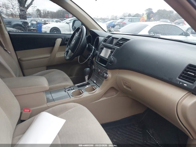 2013 Toyota Highlander Base Plus V6 მანქანა იყიდება აუქციონზე, vin: 5TDBK3EH4DS209134, აუქციონის ნომერი: 44685380