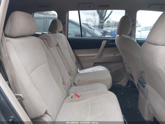 2013 Toyota Highlander Base Plus V6 მანქანა იყიდება აუქციონზე, vin: 5TDBK3EH4DS209134, აუქციონის ნომერი: 44685380