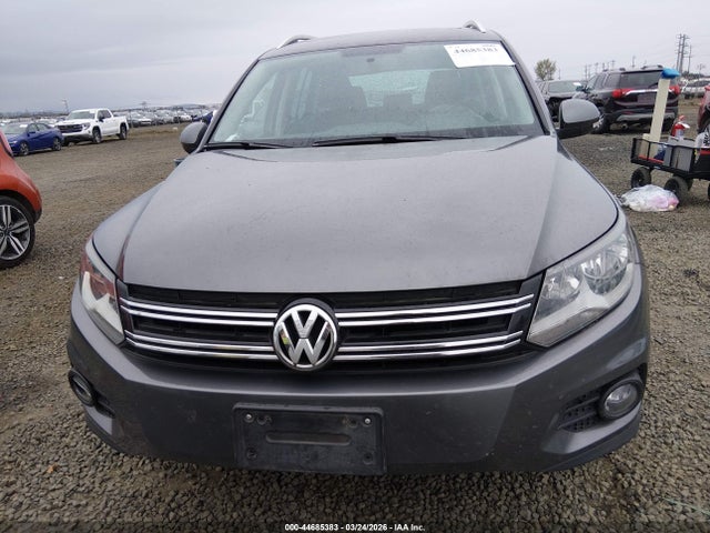 WVGBV7AX4FW554688 Volkswagen TIGUAN SE