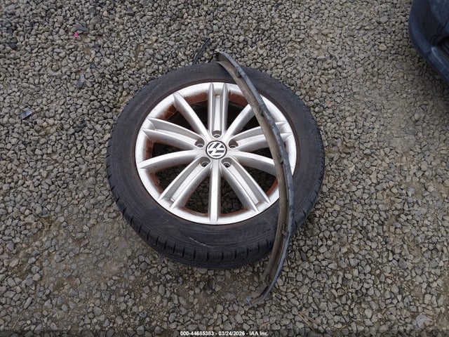 WVGBV7AX4FW554688 Volkswagen TIGUAN SE