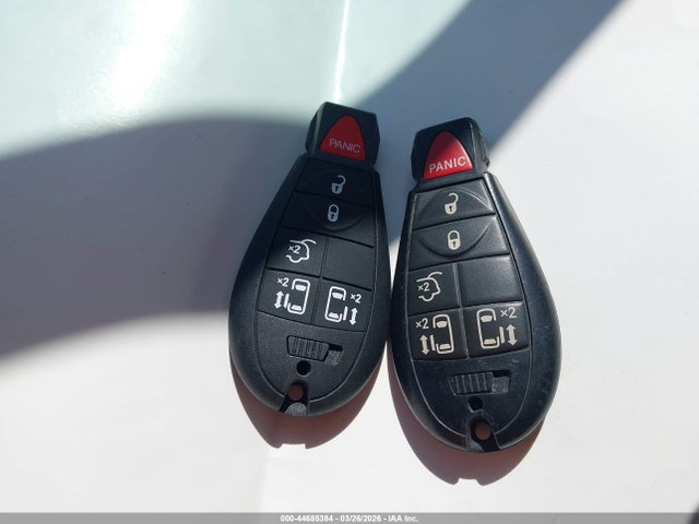 44685384 :رقم المزاد ، 2C4RC1BG3ER236220 vin ، 2014 Chrysler Town & Country Touring مزاد بيع