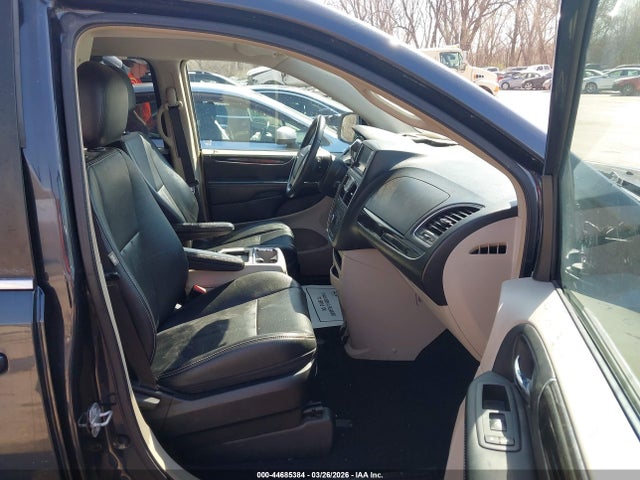 44685384 :رقم المزاد ، 2C4RC1BG3ER236220 vin ، 2014 Chrysler Town & Country Touring مزاد بيع