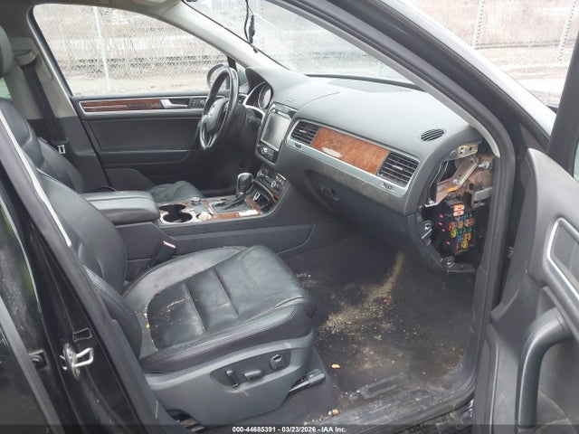 2012 VOLKSWAGEN TOUAREG WVGEK9BP3CD009122 Photo 4