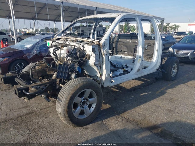 Chevrolet Silverado 1500 Wt 2017 1GCRCNEC6HZ255516 Image 2