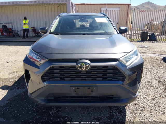 2T3H1RFV1KW002765 Toyota RAV4 LE
