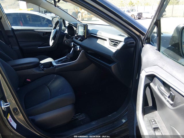 2T3H1RFV1KW002765 Toyota RAV4 LE