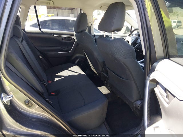 2T3H1RFV1KW002765 Toyota RAV4 LE
