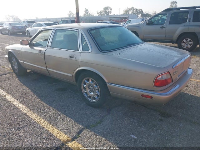 2000 JAGUAR XJ8 SAJDA14C7YLF02799 Photo 2