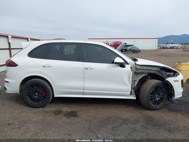 Porsche Cayenne Gts 2017 WP1AD2A26HLA82801 Image 14