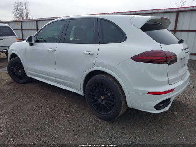 2017 PORSCHE CAYENNE WP1AD2A26HLA82801 Photo 2