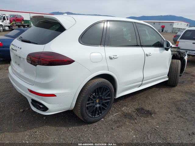 2017 PORSCHE CAYENNE WP1AD2A26HLA82801 Photo 3
