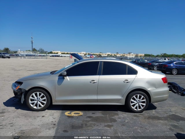 Продаж на аукціоні авто 2013 Volkswagen Jetta 2.5l Se, vin: 3VWDX7AJ7DM239462, номер лоту: 44685574