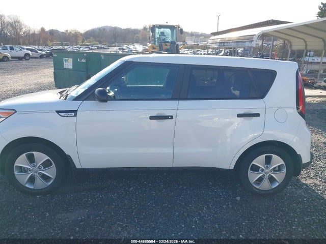 KIA Soul 2016 KNDJN2A21G7361949 Image 14
