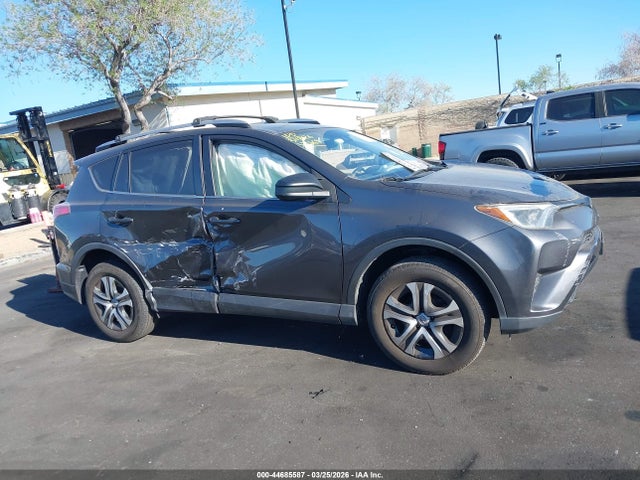 JTMZFREV5JJ150325 Toyota RAV4 LE