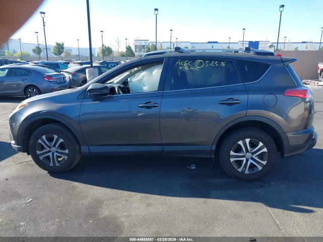 JTMZFREV5JJ150325 Toyota RAV4 LE