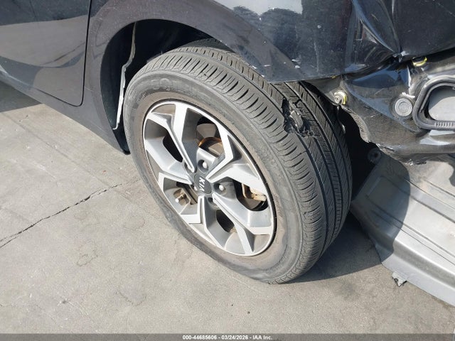 3KPF24AD9ME307015 KIA Forte Lxs