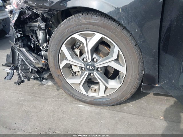 3KPF24AD9ME307015 KIA Forte Lxs