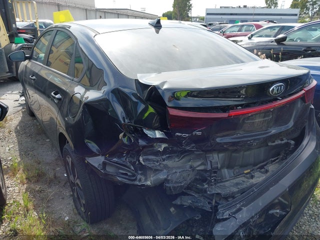 3KPF24AD9ME307015 KIA Forte Lxs