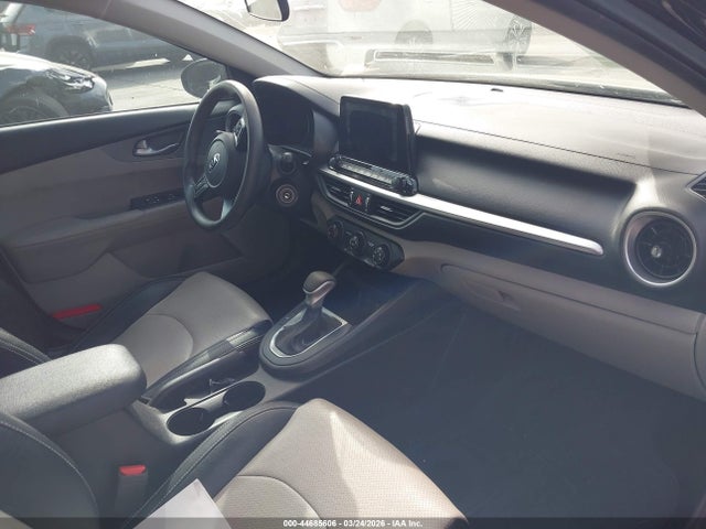 3KPF24AD9ME307015 KIA Forte Lxs