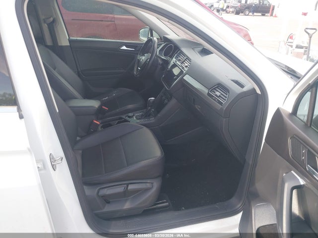 Продаж на аукціоні авто 2018 Volkswagen Tiguan 2.0t Se/2.0t Sel, vin: 3VV2B7AX7JM131093, номер лоту: 44685608