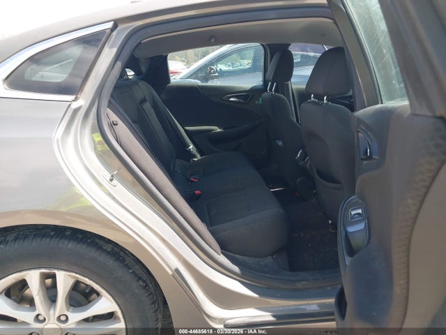 1G1ZE5ST2HF177695 Chevrolet MALIBU 1LT